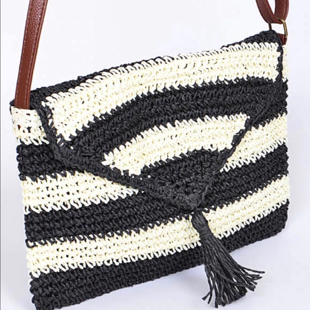 Raffia cross body shoulder bag new.